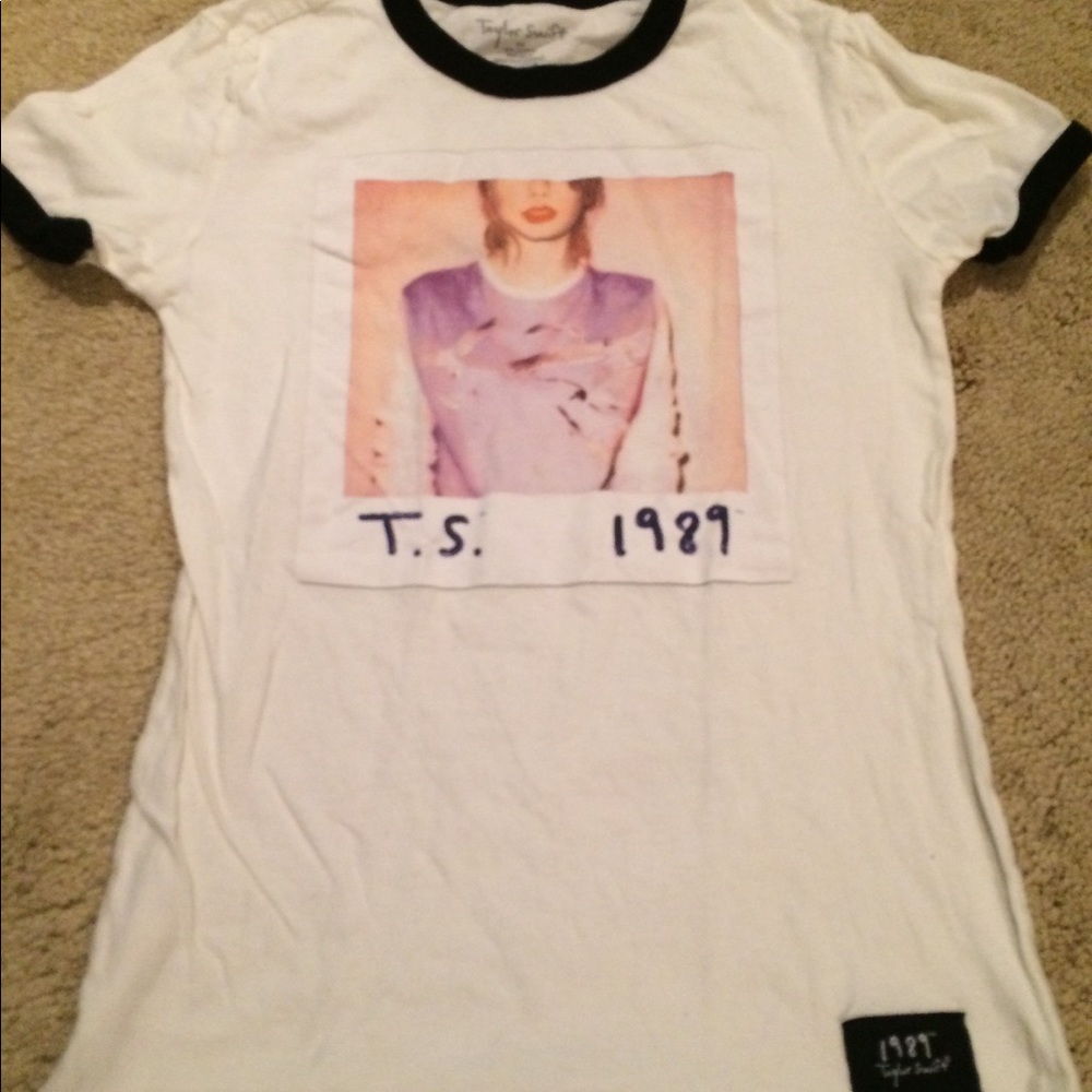 Taylor Swift 1989 tee